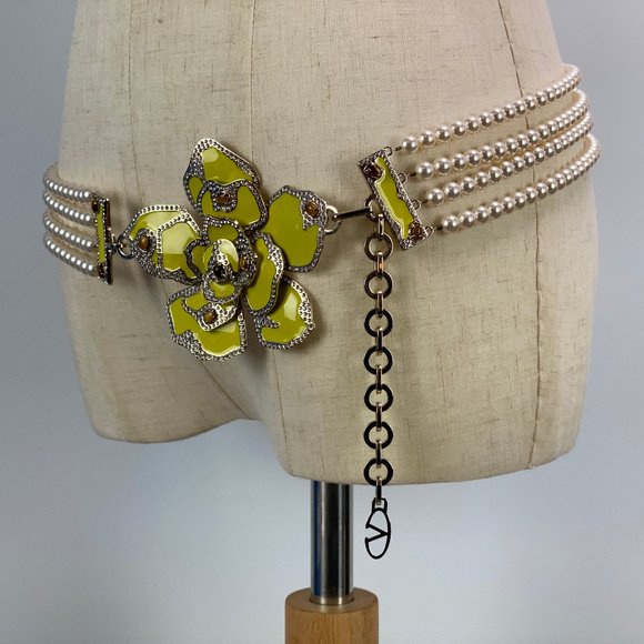 Authentic Vintage Valentino Statement Belt - Picture 3 of 15